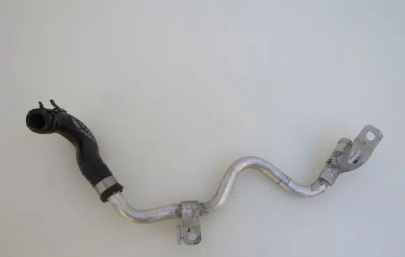 Mercedes-Benz CLS C218 X218 Engine coolant pipe/hose A2125015884 2125015884