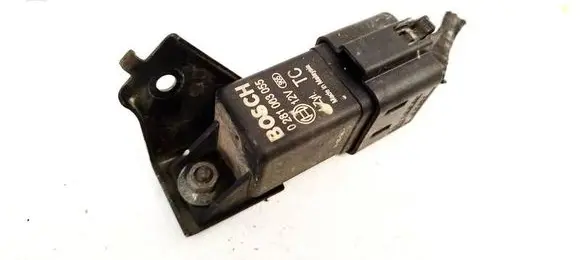 Honda CR-V Glow plug pre-heat relay 0281003055