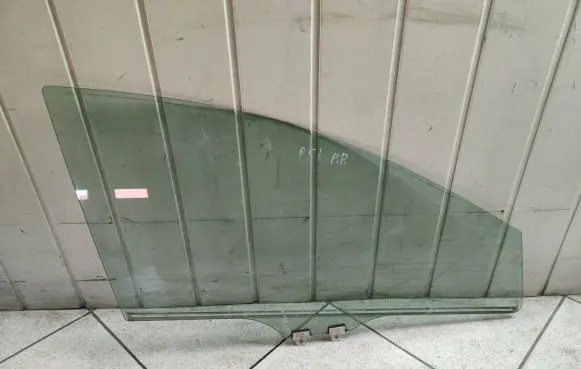 Rear door window glass