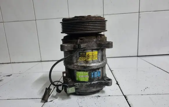 Volvo S70 V70 V70 XC Air conditioning (A/C) compressor (pump) 9171345 864D822856 8308581