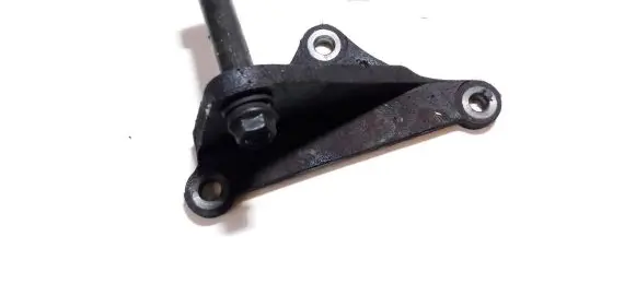 KIA Clarus Engine mounting bracket