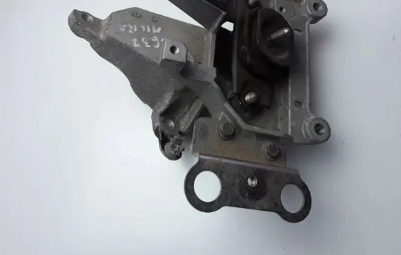 Nissan Micra K14 Engine mount bracket 112205FD0B