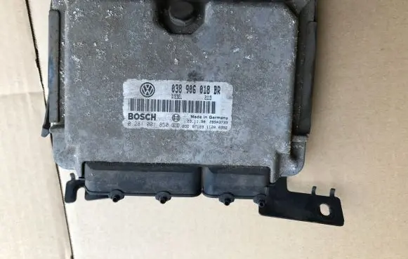 Skoda Octavia Mk1 (1U) Engine control unit/module 038906018BR