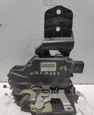 Volkswagen New Beetle Front door lock 3B0837868