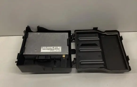Audi A5 8T 8F Bluetooth control unit module 8T0862335B