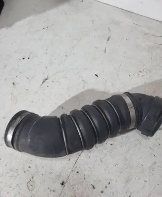 BMW 5 E60 E61 Intercooler hose/pipe 7789048