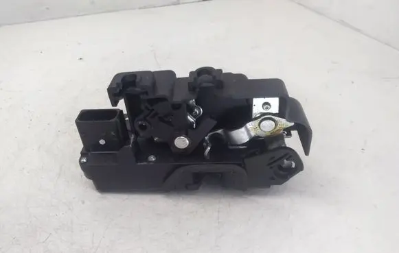 Chevrolet Captiva Front door lock