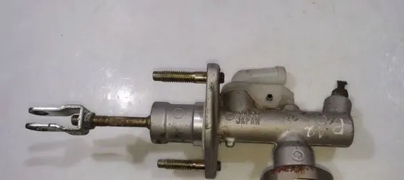 Nissan Primera Clutch master cylinder