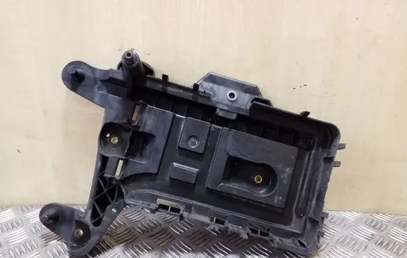 Battery tray