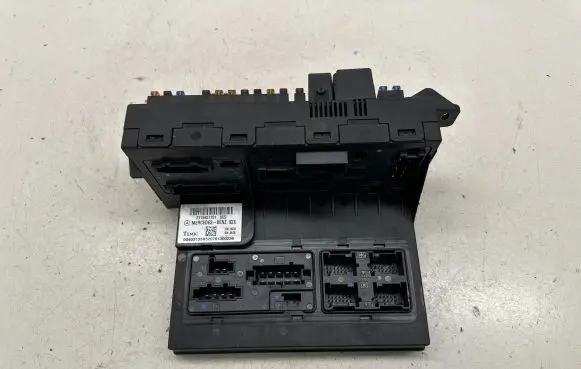 Mercedes-Benz E W211 Fuse module 2115457701