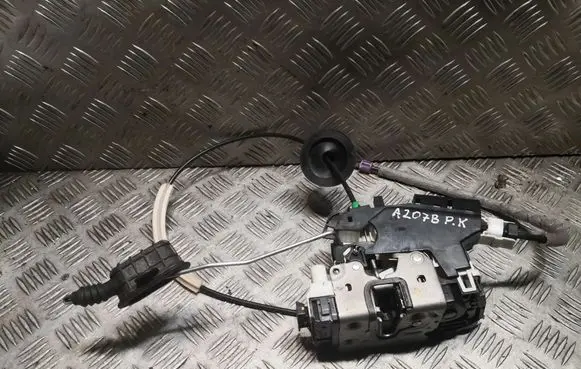 Mercedes-Benz E A207 Front door lock A0997200735 0997200735