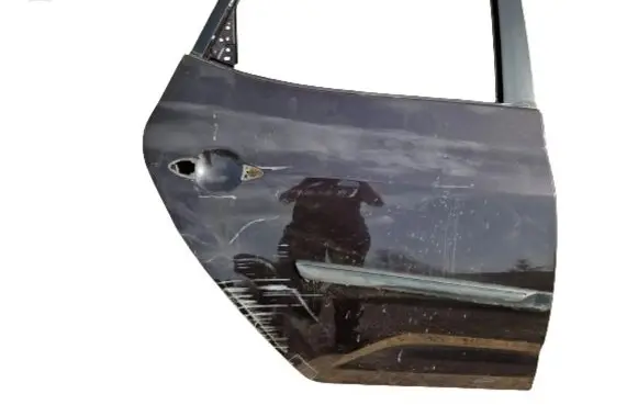 KIA Venga Rear door