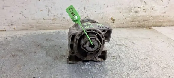 Engine mount vacuum valve