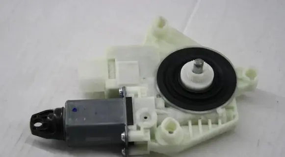 BMW 7 G11 G12 Front door window regulator motor 7455082
