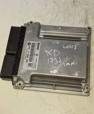 BMW 5 E60 E61 Engine control unit/module 7808205 170177396 0281014544