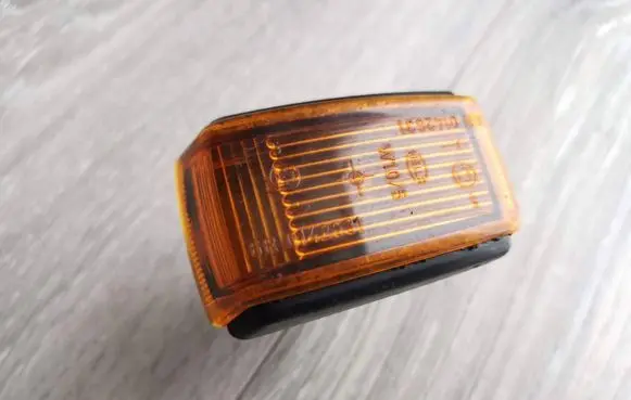 Volvo S70 V70 V70 XC Front fender indicator light 0142631