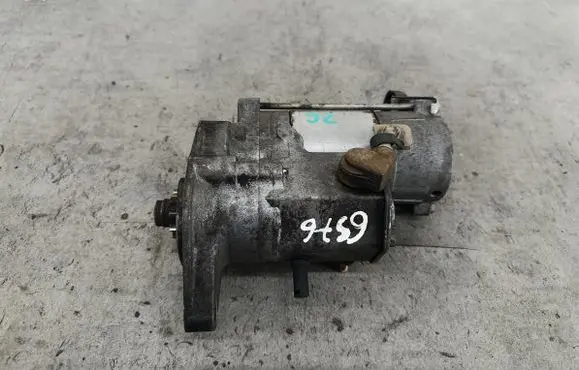 Toyota Yaris Starter motor 