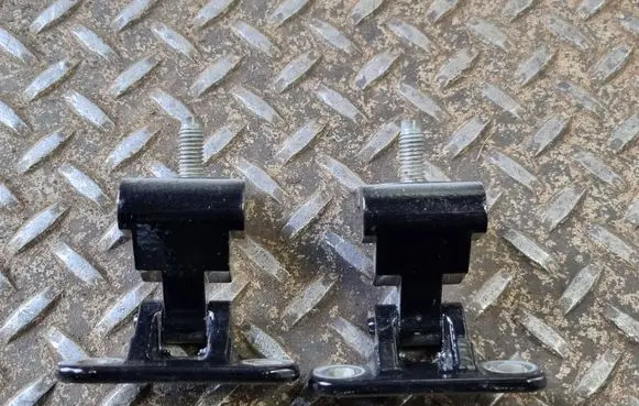 Volkswagen Tiguan Tailgate/trunk/boot hinge