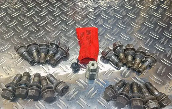 Volvo XC60 Nuts/bolts 