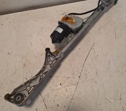Mercedes-Benz C W203 Front wiper linkage and motor 2038200342 A2038200342 404518