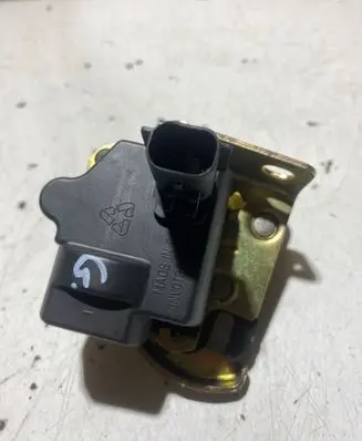 Jeep Grand Cherokee (WJ) Tailgate window lock/catch/latch 740ABA