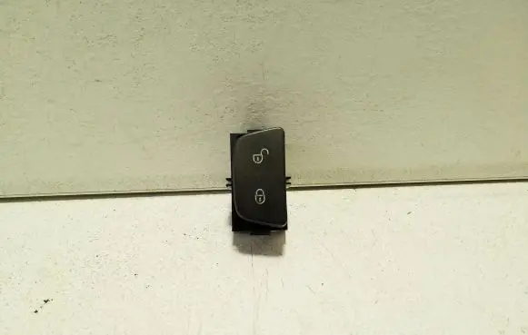 Land Rover Evoque I Central locking switch button BJ3214017AB