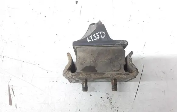 Volkswagen II LT Engine mount bracket