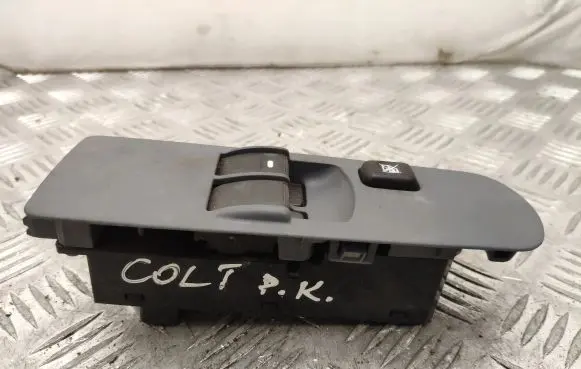 Mitsubishi Colt Electric window control switch MR587477