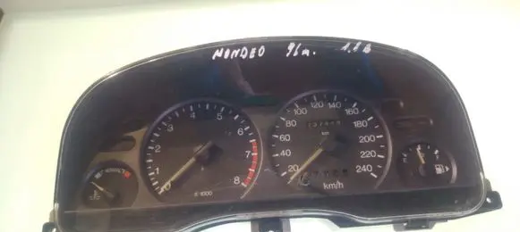 Ford Mondeo MK I Speedometer (instrument cluster) 93BB10C956CA