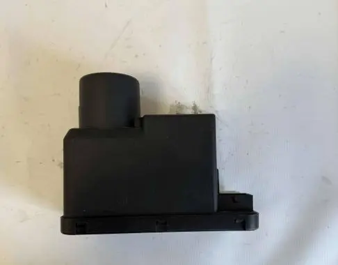 Audi A4 S4 B6 8E 8H Central locking vacuum pump 4A0862257 4A0862257C