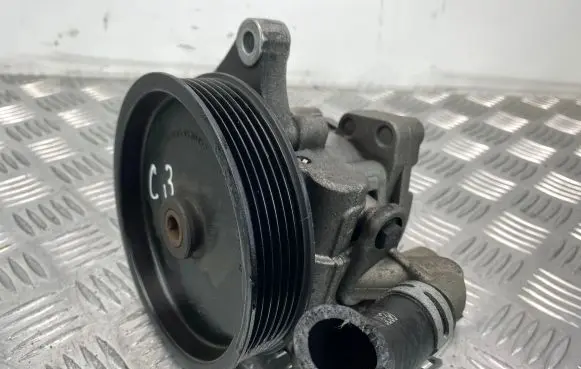 Mercedes-Benz C W204 Power steering pump A0064666801 370571