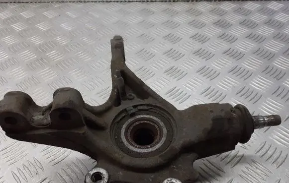 Citroen C4 I Picasso Front wheel hub spindle knuckle