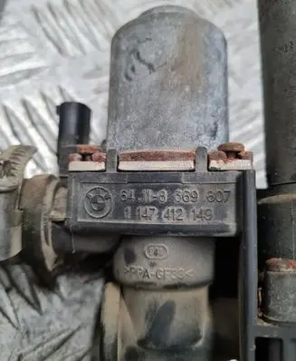 BMW 3 E46 Coolant heater control valve 1147412149