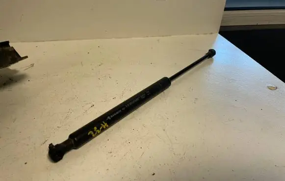 Renault Espace IV Front bonnet/hood damper/strut 8200362400