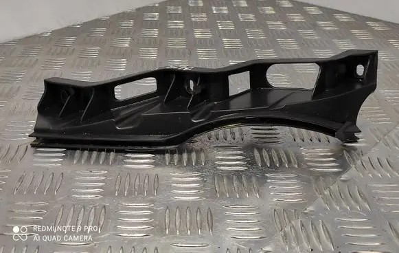 Volkswagen PASSAT B6 Front bumper mounting bracket 3C0807890