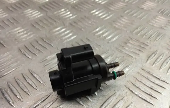 BMW X3 G01 Vacuum valve 8570591
