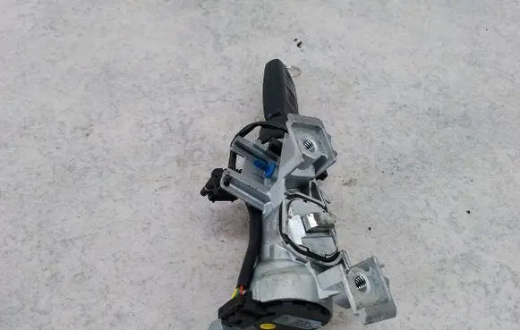 Volkswagen Golf V Ignition lock