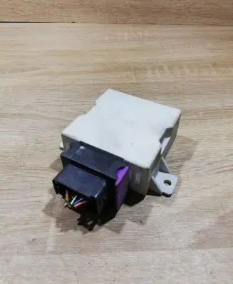 Toyota Avensis T250 Window wiper relay 150696