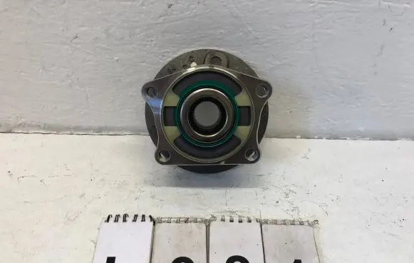 Volvo XC90 Rear wheel hub 31200654