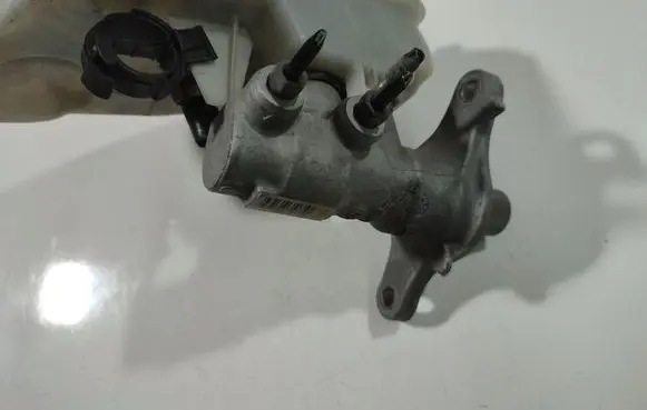 Peugeot 207 Master brake cylinder 8224