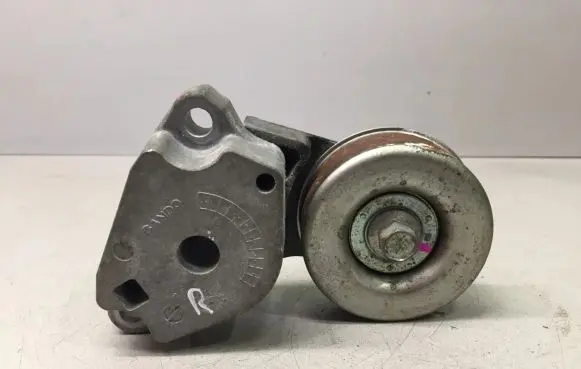 Mitsubishi L200 Alternator belt tensioner 