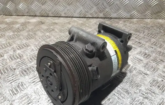 Renault Laguna II Air conditioning (A/C) compressor (pump) 8200309193 01140018 05135040100A