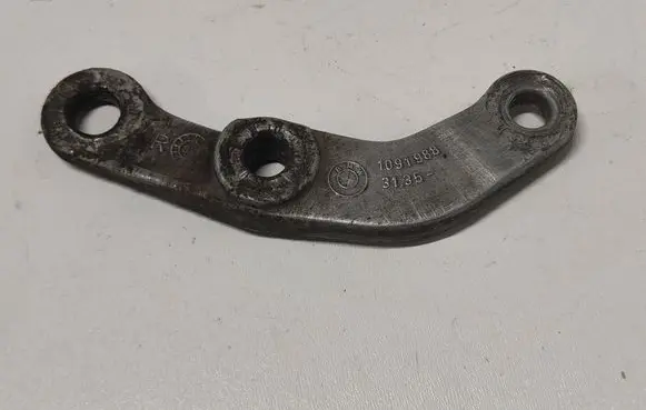 BMW 5 E39 Sway bar bush bracket, front 31351091988 1091988