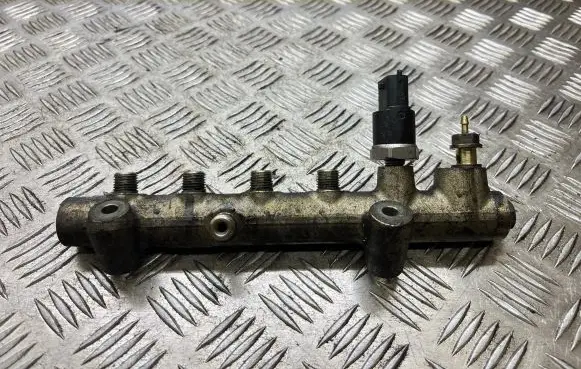 Opel Astra H Fuel main line pipe 0445214 001955L3