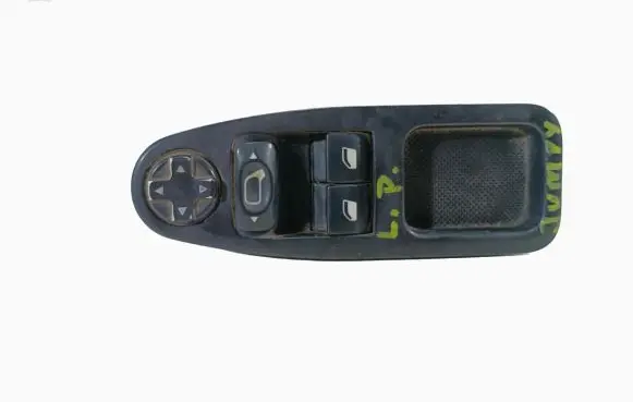 Citroen Jumpy Quarter vent window switch 1499610077