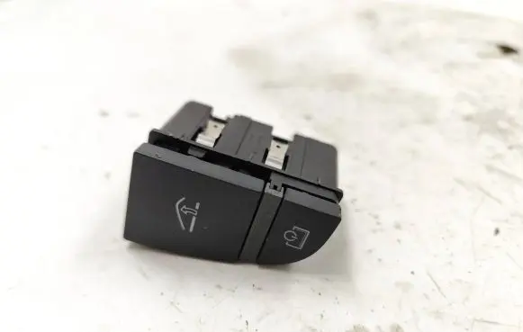 Audi A6 S6 C6 4F Glove box opening button 4F1927227A