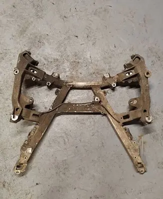 BMW 5 E39 Front subframe 1092867 1092868