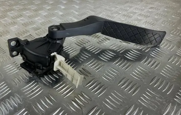 Audi Q7 4L Accelerator throttle pedal 7L0723507E 6PV00802626