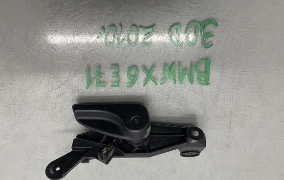 BMW X6 E71 Engine bonnet (hood) release handle 7148521