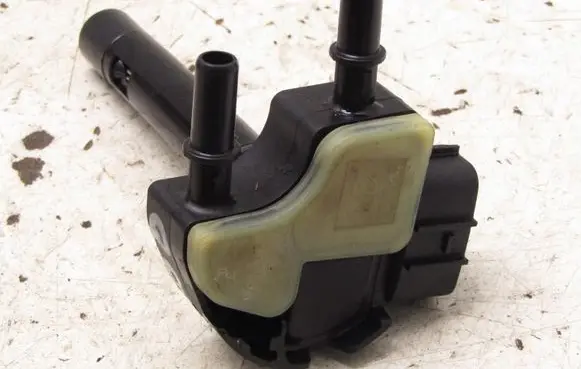 Nissan Qashqai Fuel pressure sensor 30012000